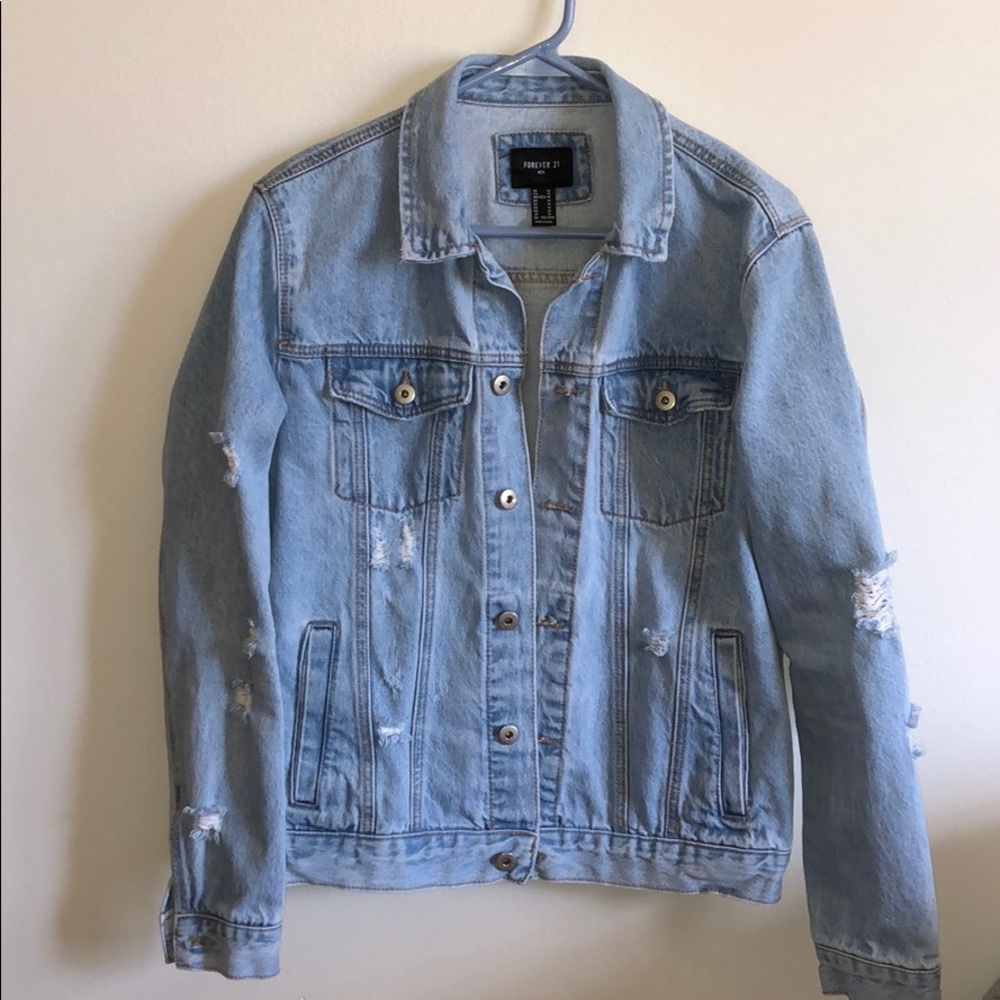 Distressed denim jacket Forever 21